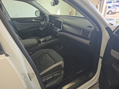 2024 Volkswagen Atlas 2.0T Peak Edition SE w/Technology