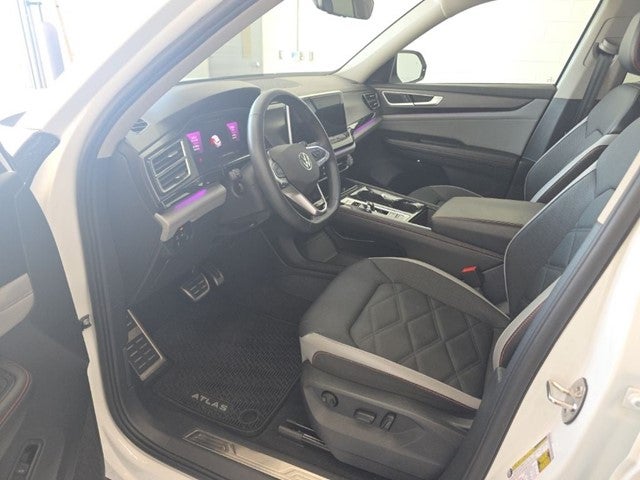 2024 Volkswagen Atlas 2.0T Peak Edition SE w/Technology