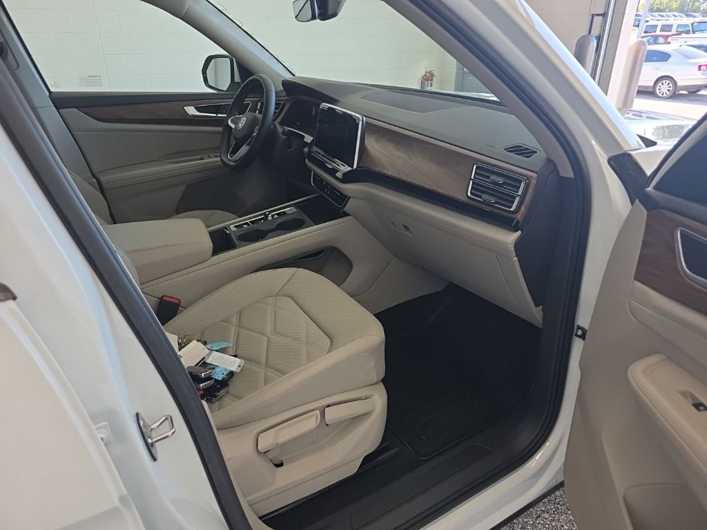 2024 Volkswagen Atlas 2.0T SE