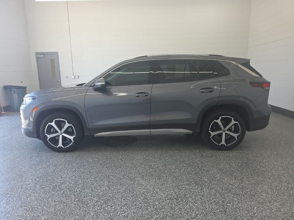 2025 Volkswagen Tiguan 2.0T SE