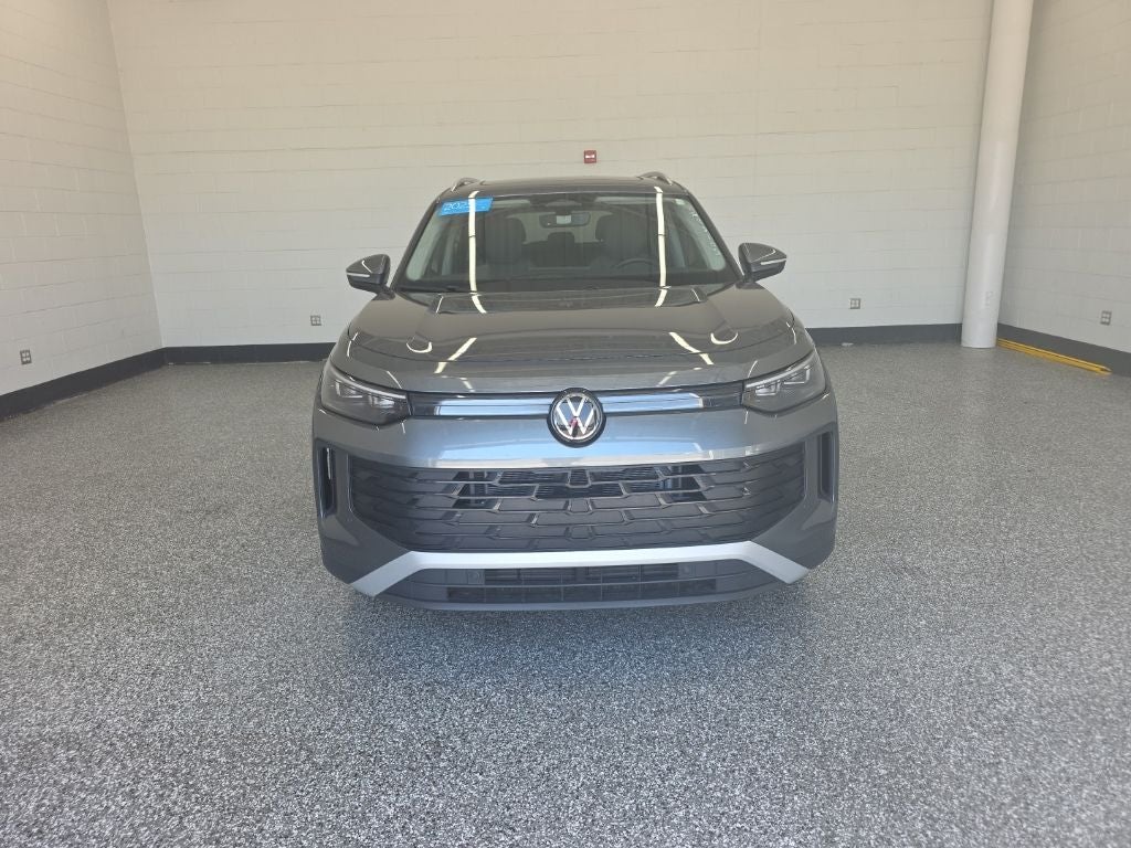 2025 Volkswagen Tiguan 2.0T SE