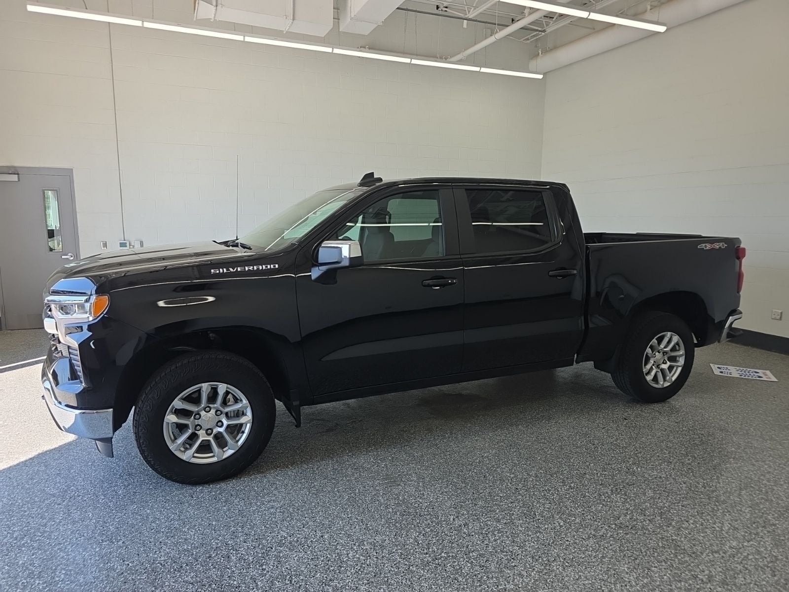 2025 Chevrolet Silverado 1500 LT LT1