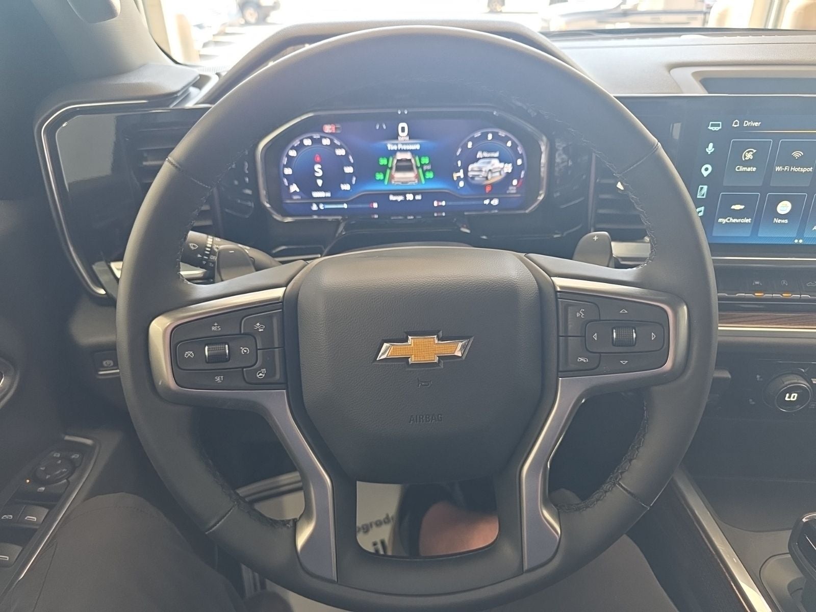 2025 Chevrolet Silverado 1500 LT LT1