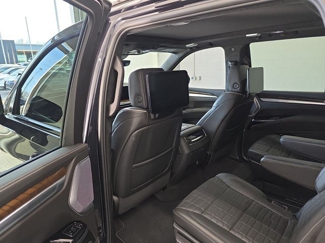 2025 Cadillac Escalade Sport Platinum