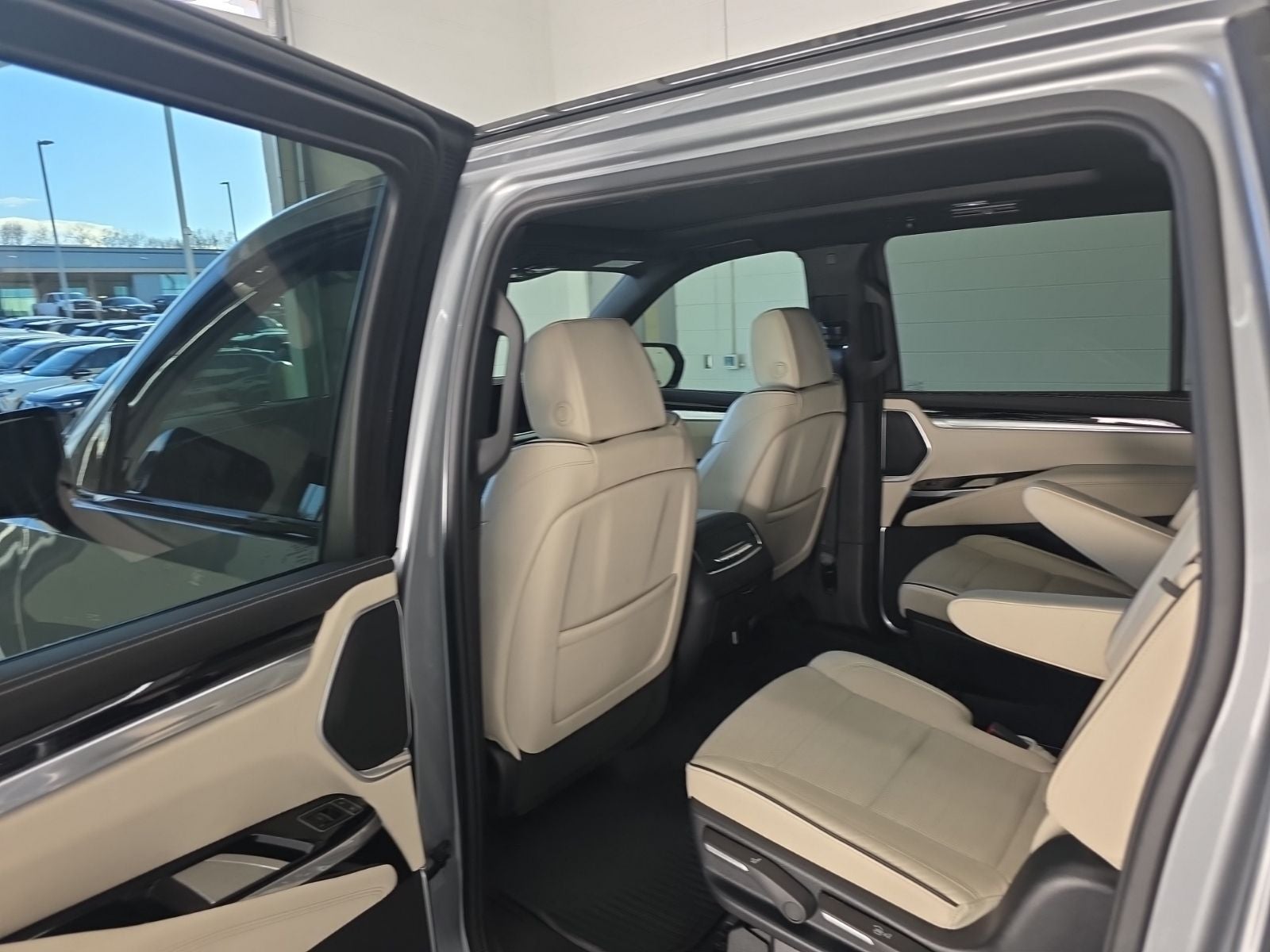 2025 Cadillac Escalade ESV Sport