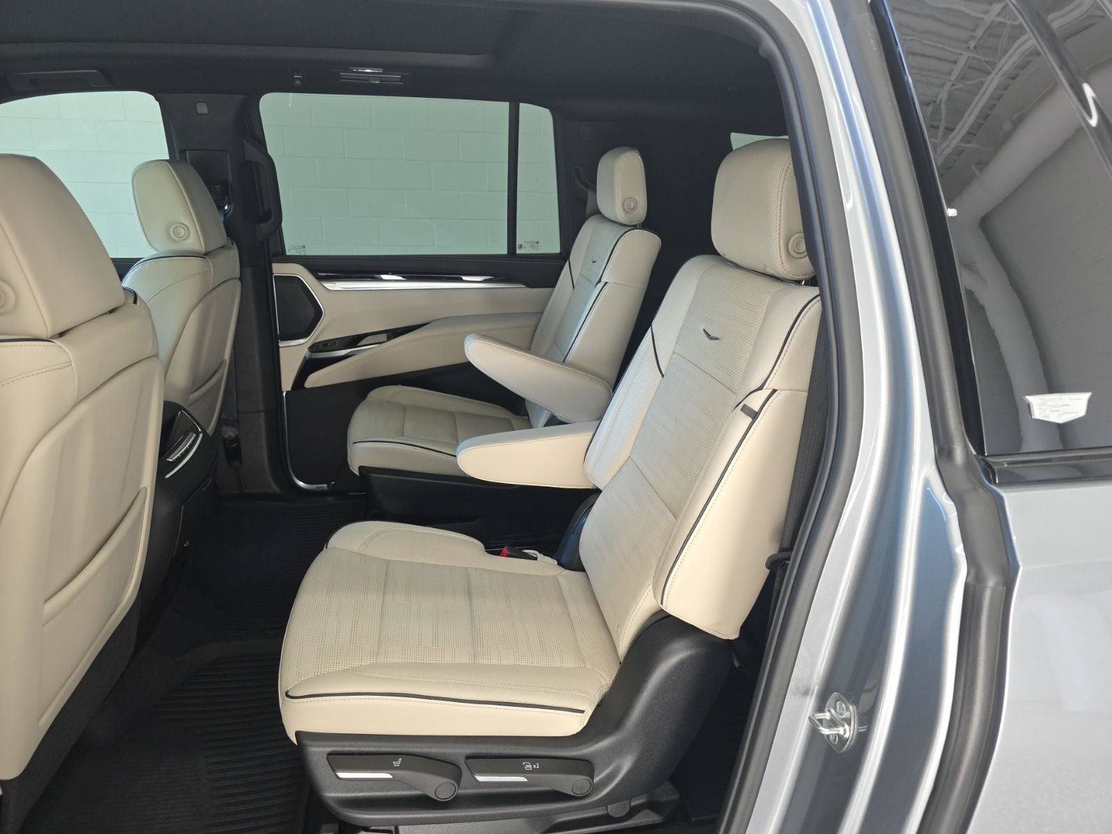 2025 Cadillac Escalade ESV Sport