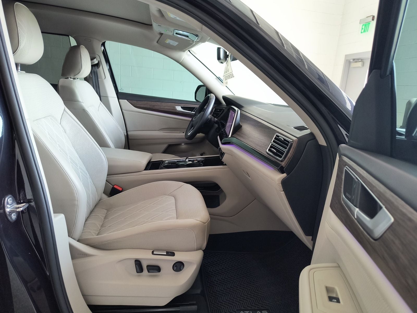 2025 Volkswagen Atlas 2.0T SEL Premium R-Line