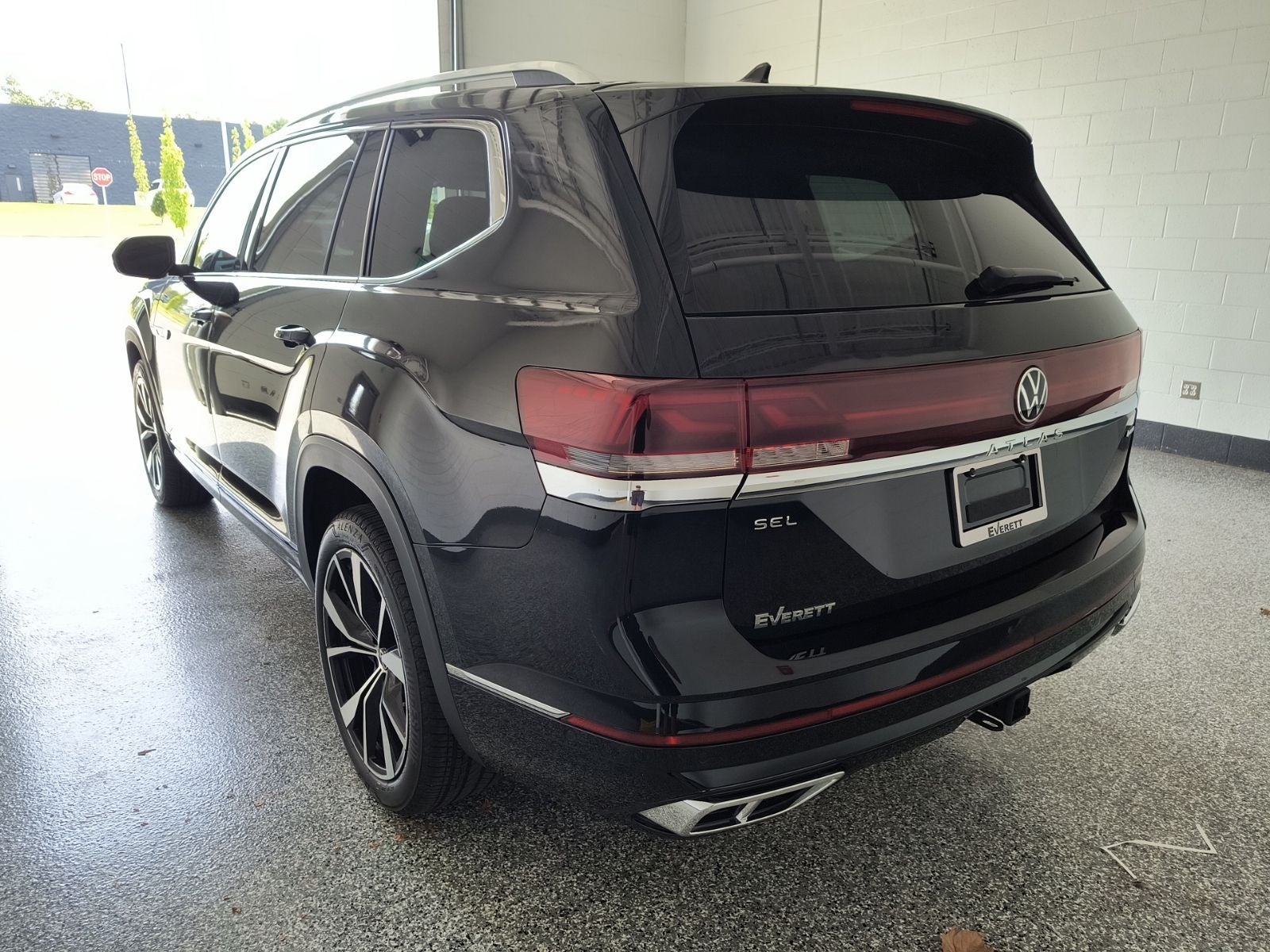 2025 Volkswagen Atlas 2.0T SEL Premium R-Line