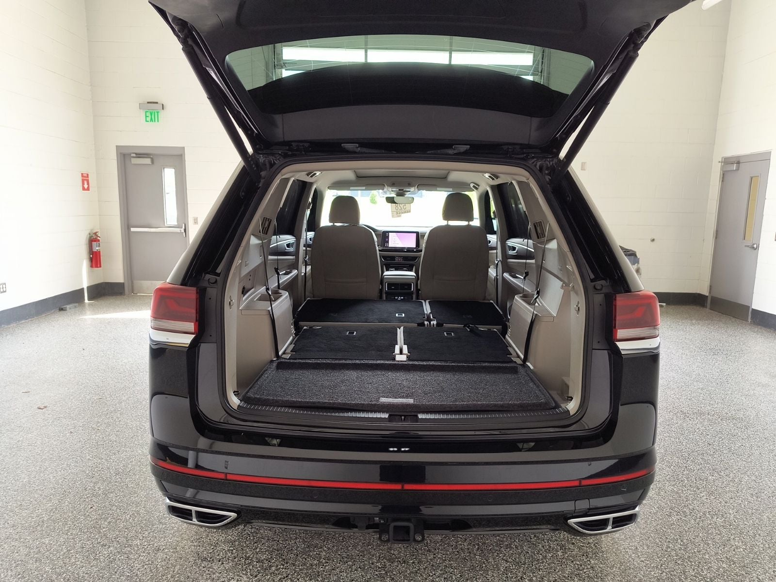 2025 Volkswagen Atlas 2.0T SEL Premium R-Line