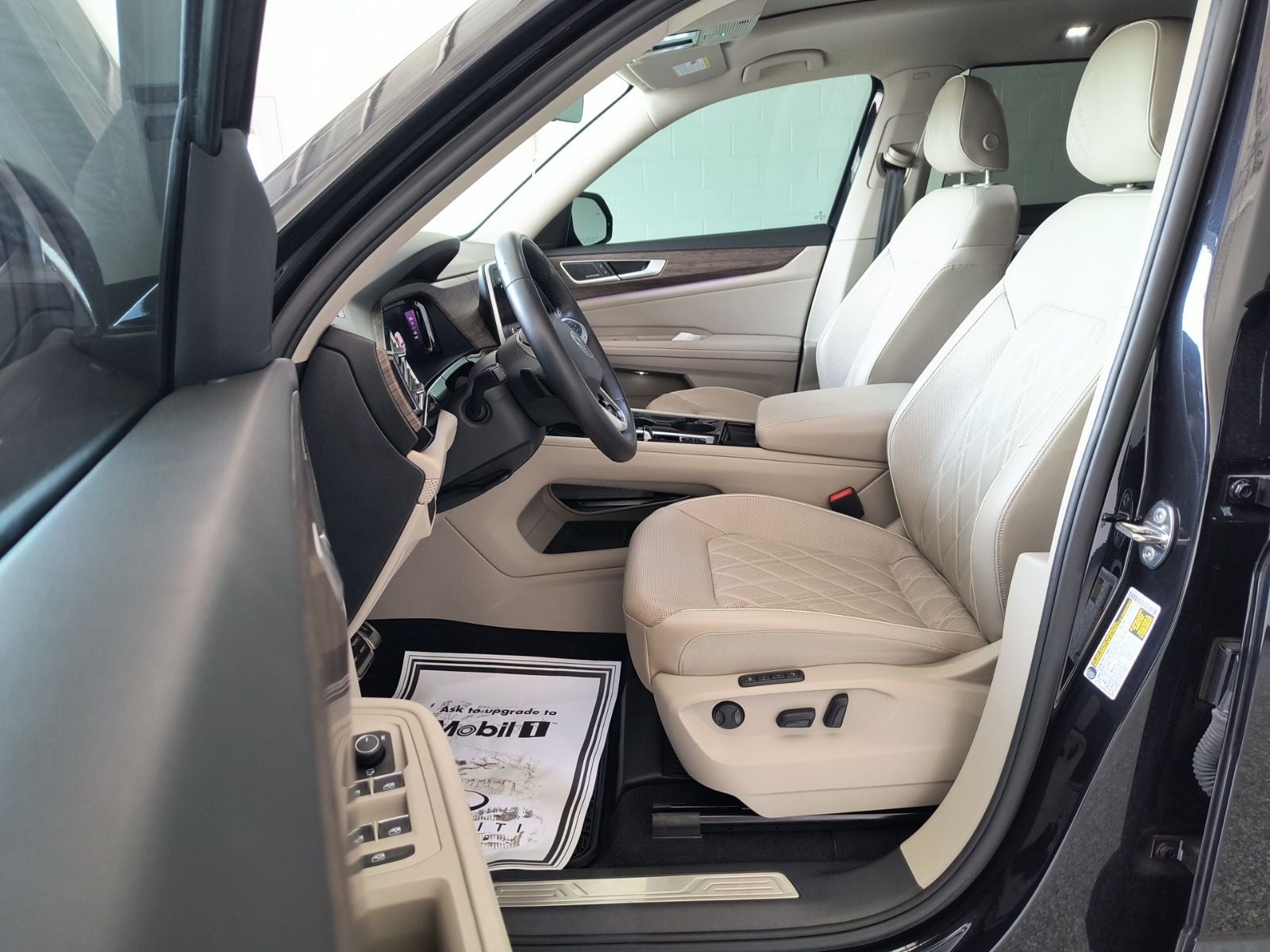 2025 Volkswagen Atlas 2.0T SEL Premium R-Line