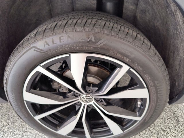 2025 Volkswagen Atlas 2.0T SEL Premium R-Line