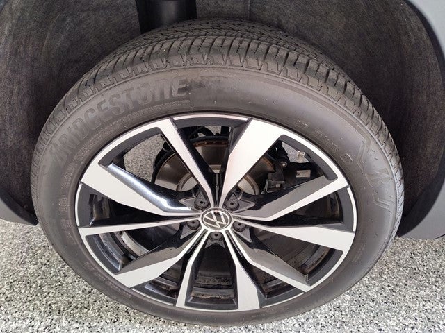 2025 Volkswagen Atlas 2.0T SEL Premium R-Line