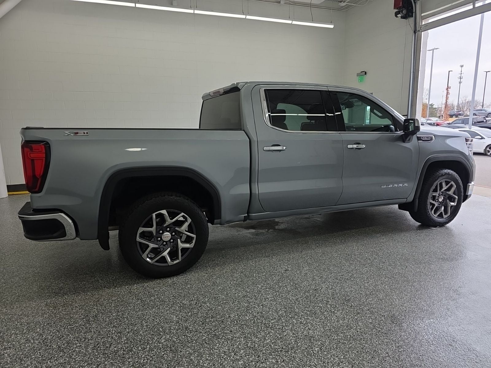 2025 GMC Sierra 1500 SLT