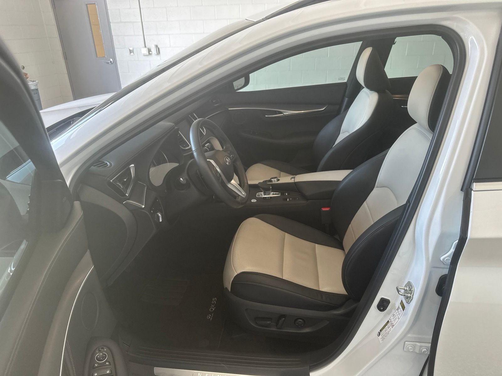 2023 INFINITI QX55 LUXE