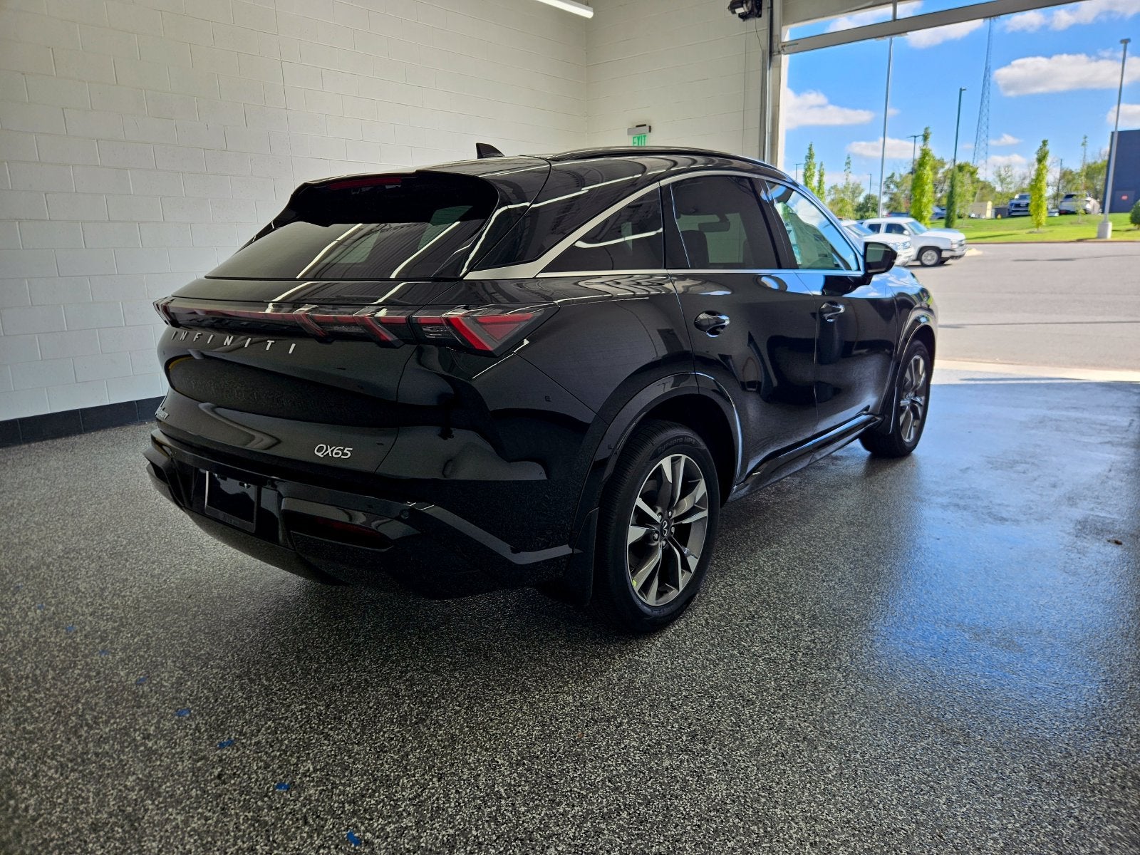 2027 INFINITI QX65 LUXE