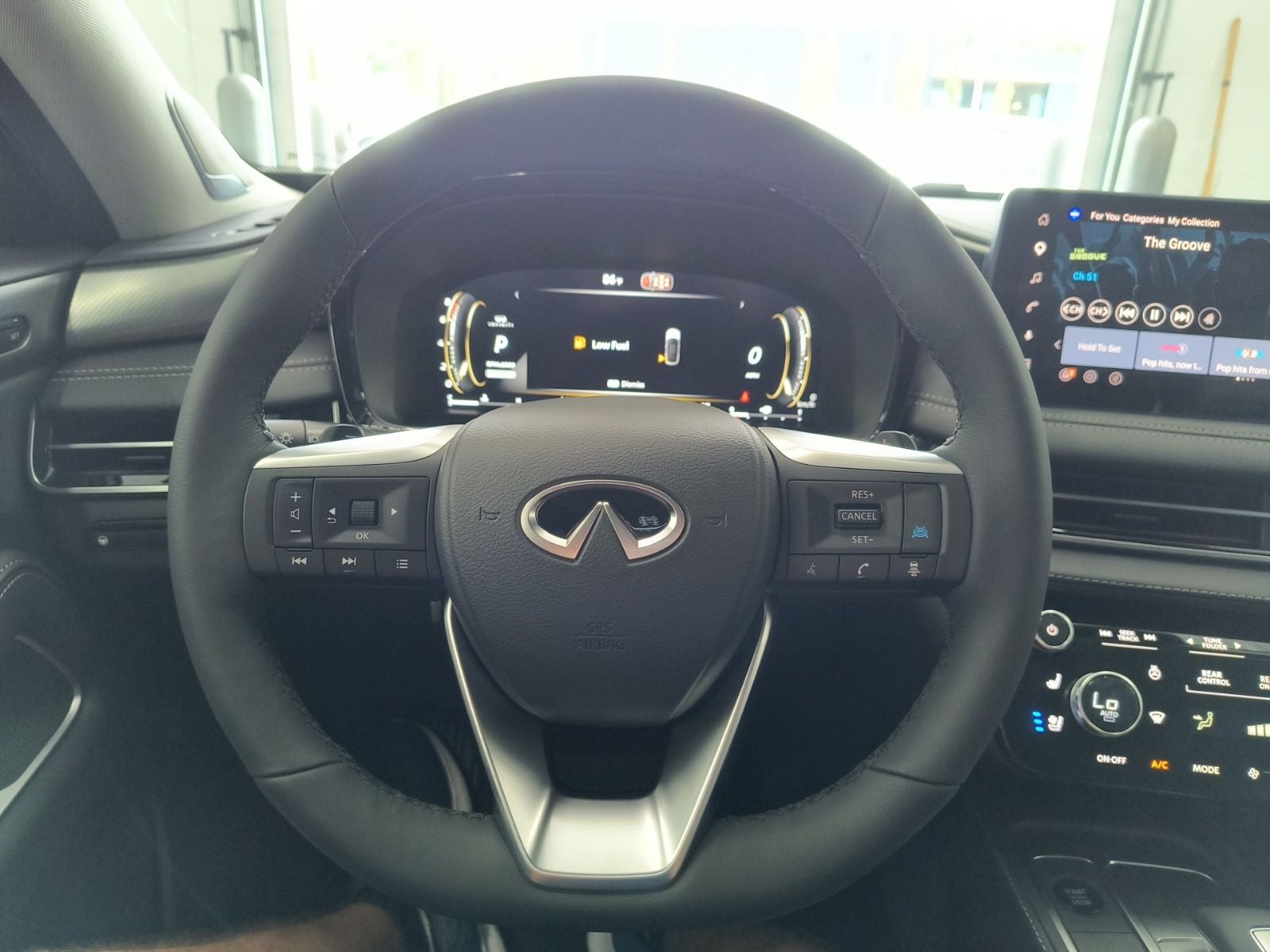 2027 INFINITI QX60 LUXE