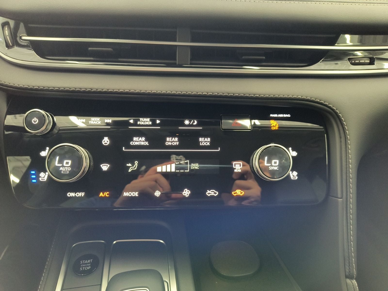 2027 INFINITI QX60 LUXE