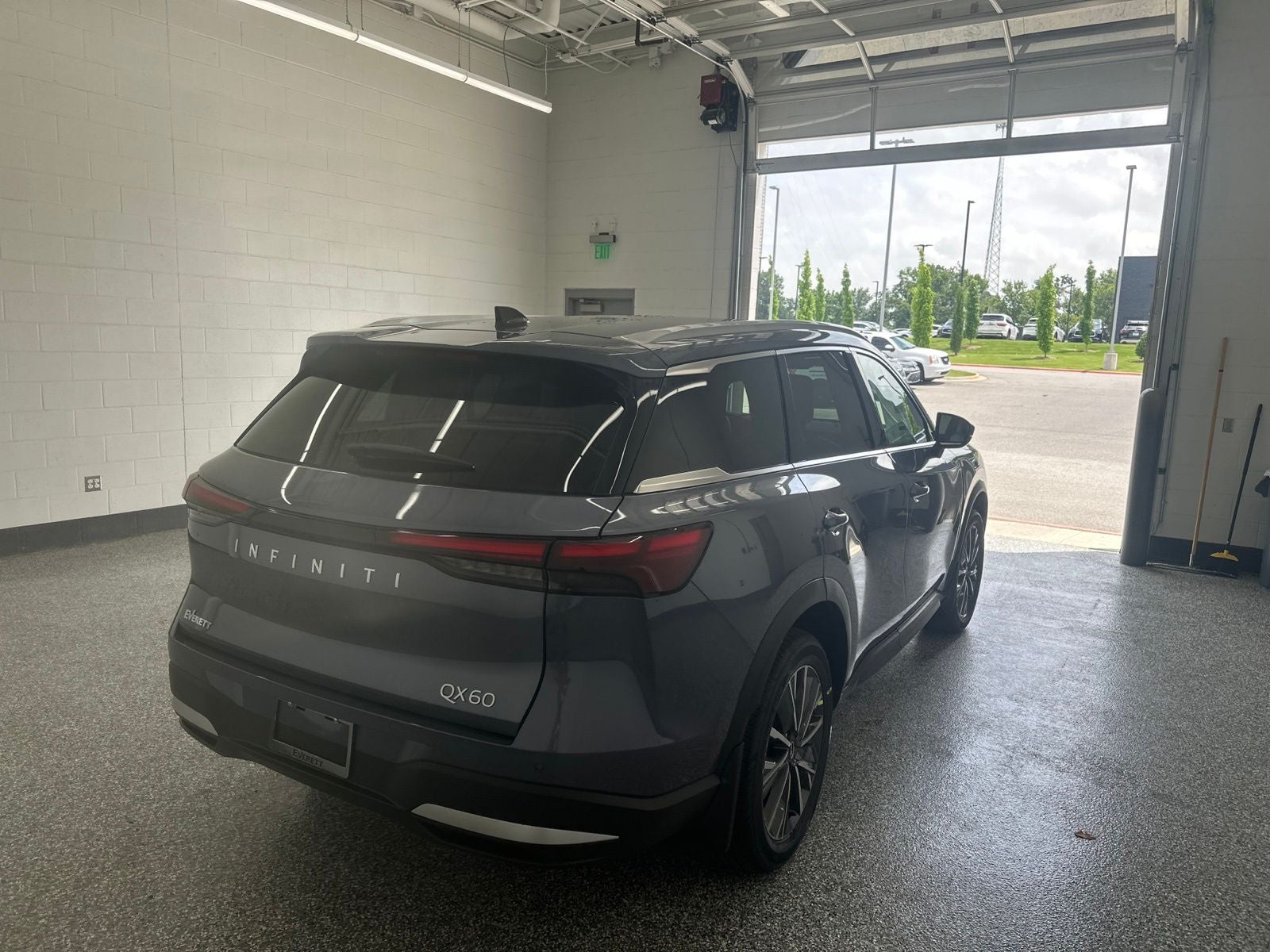 2027 INFINITI QX60 LUXE