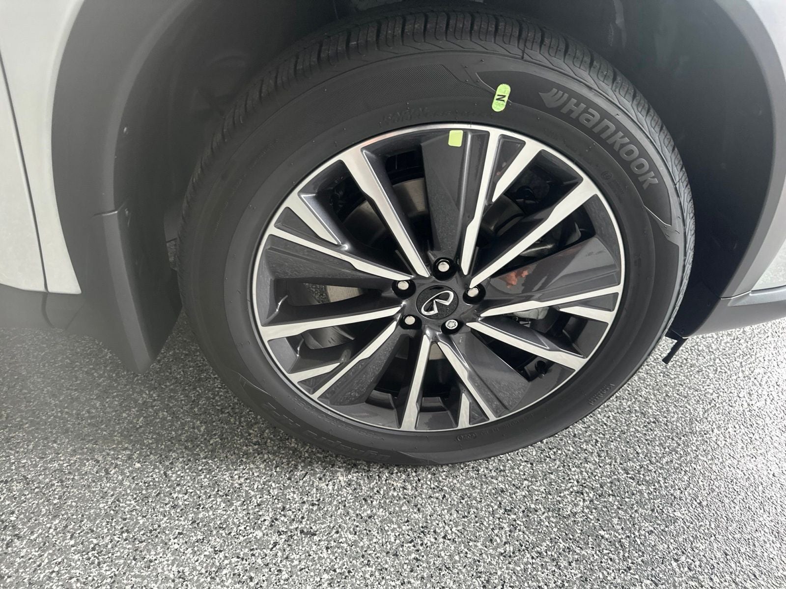 2027 INFINITI QX60 LUXE