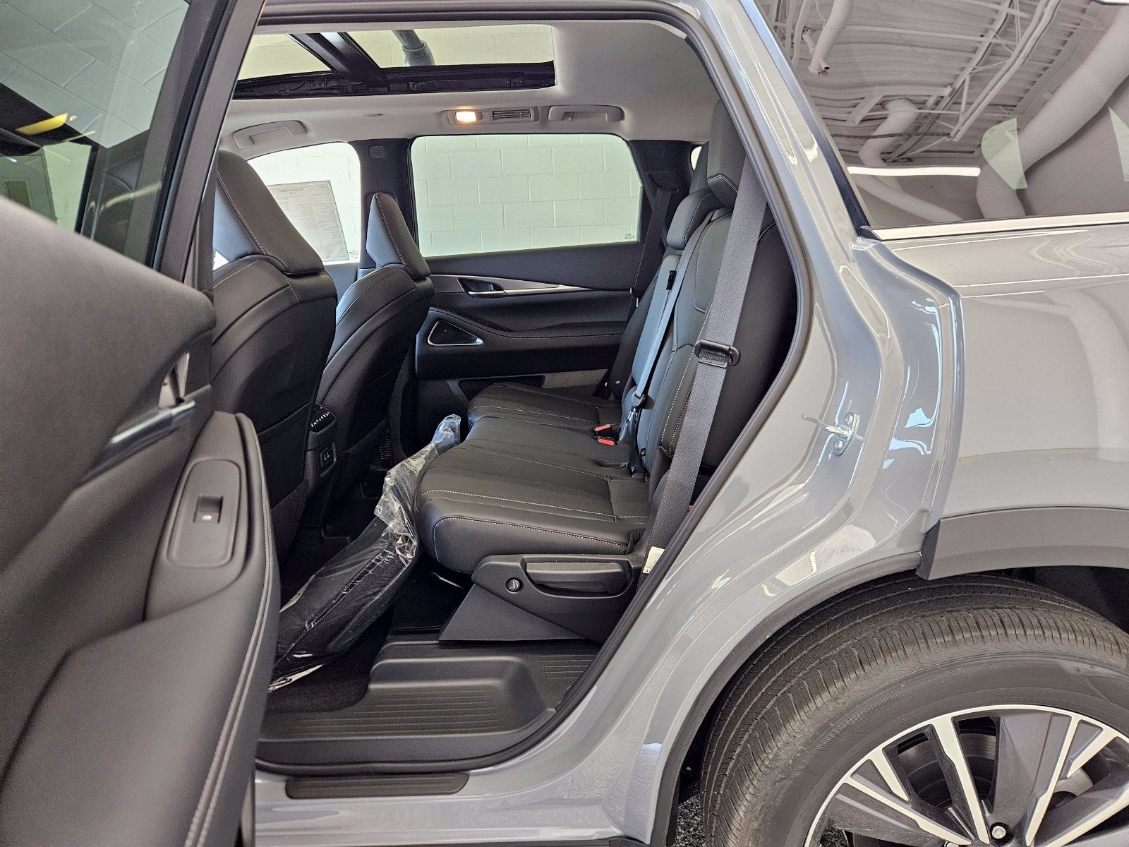 2027 INFINITI QX60 LUXE