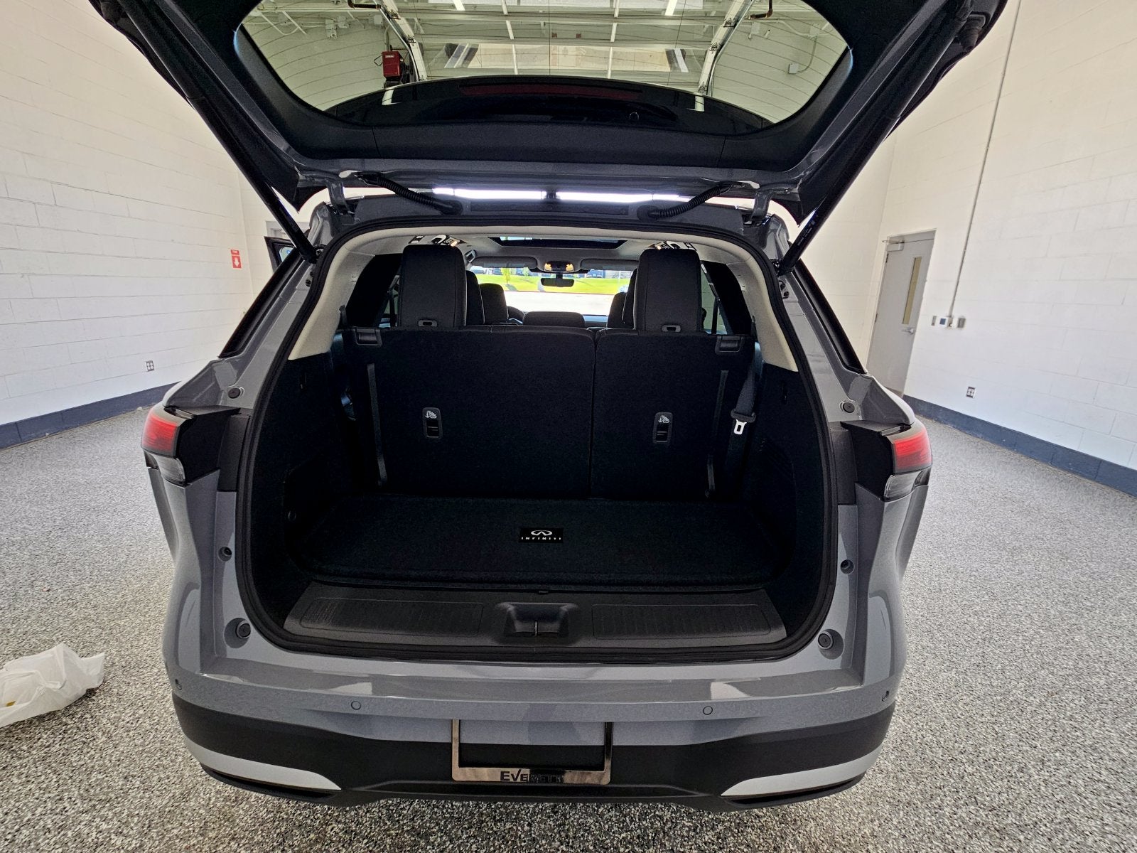2027 INFINITI QX60 LUXE