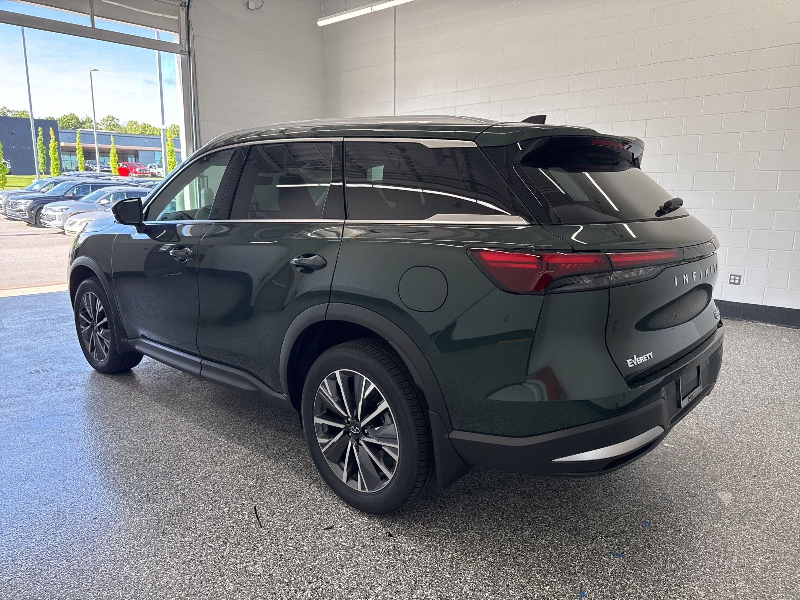 2027 INFINITI QX60 LUXE