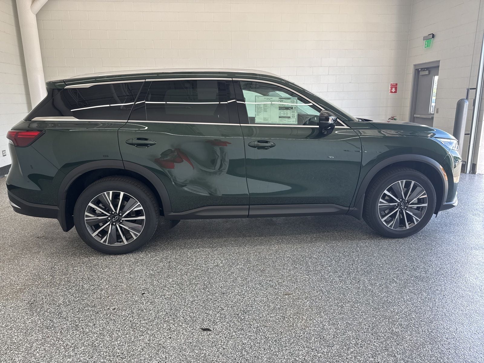 2027 INFINITI QX60 LUXE