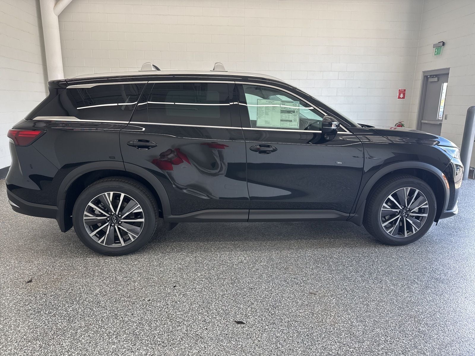 2027 INFINITI QX60 LUXE