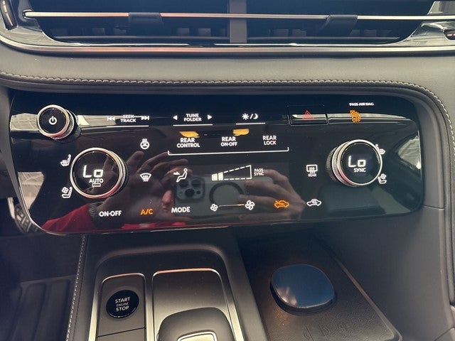 2027 INFINITI QX60 LUXE
