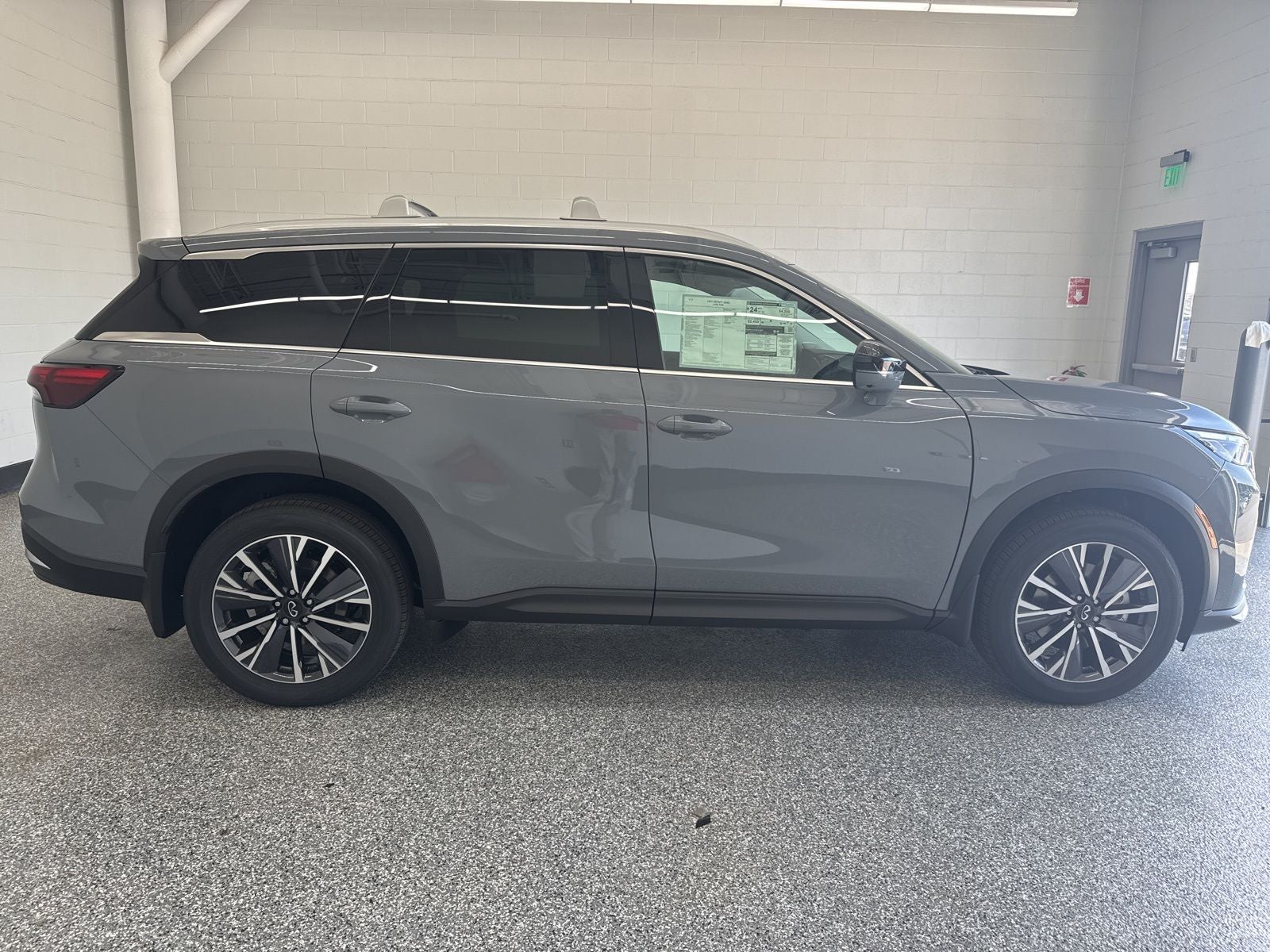 2027 INFINITI QX60 LUXE