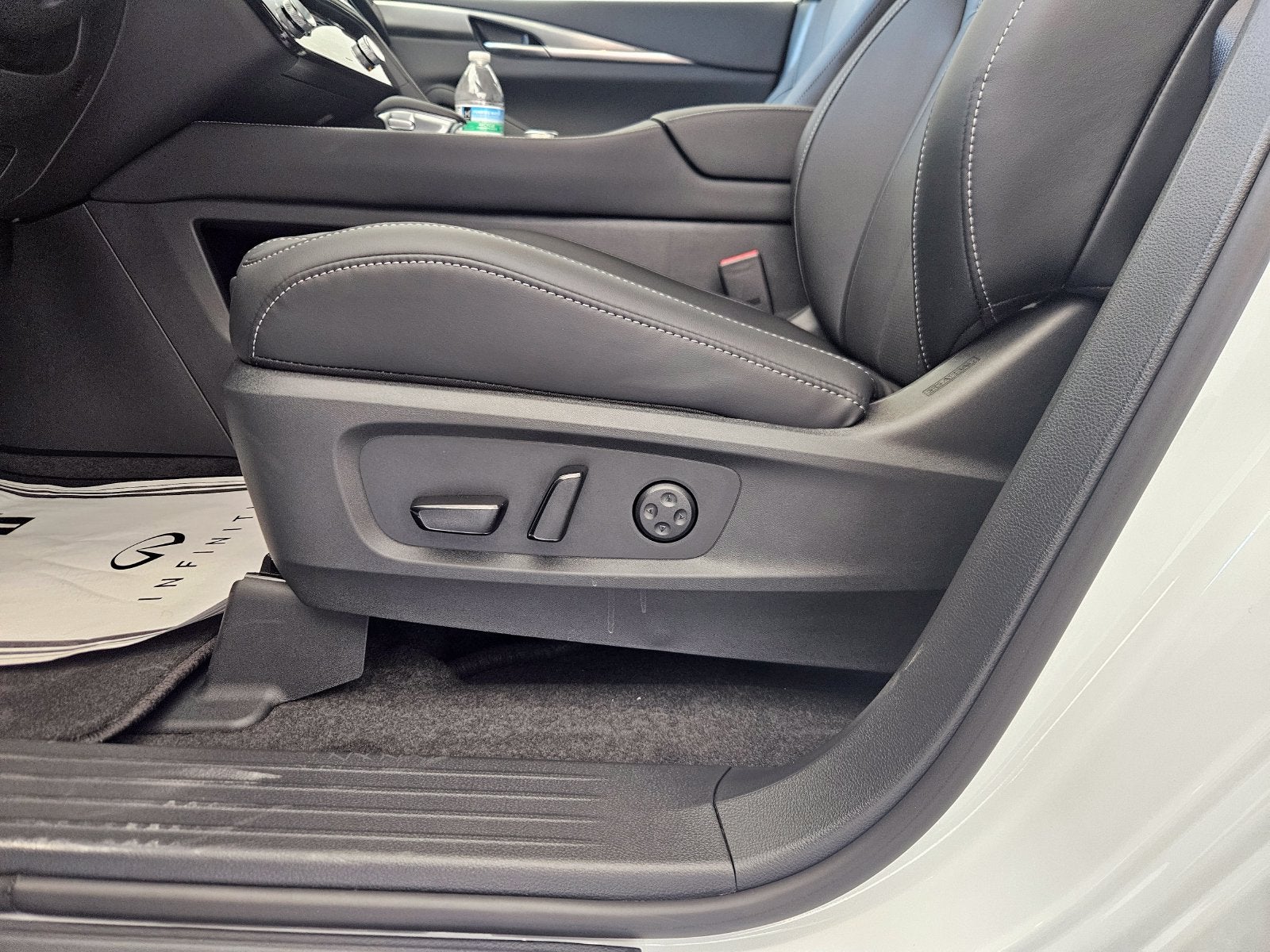2027 INFINITI QX60 LUXE AWD