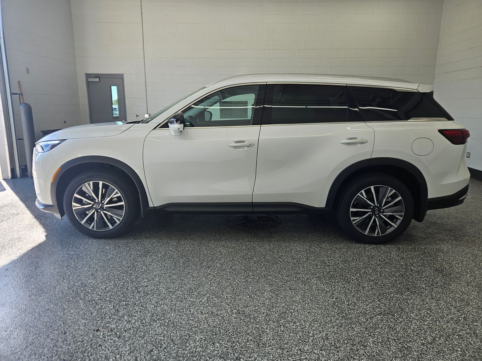 2027 INFINITI QX60 LUXE AWD
