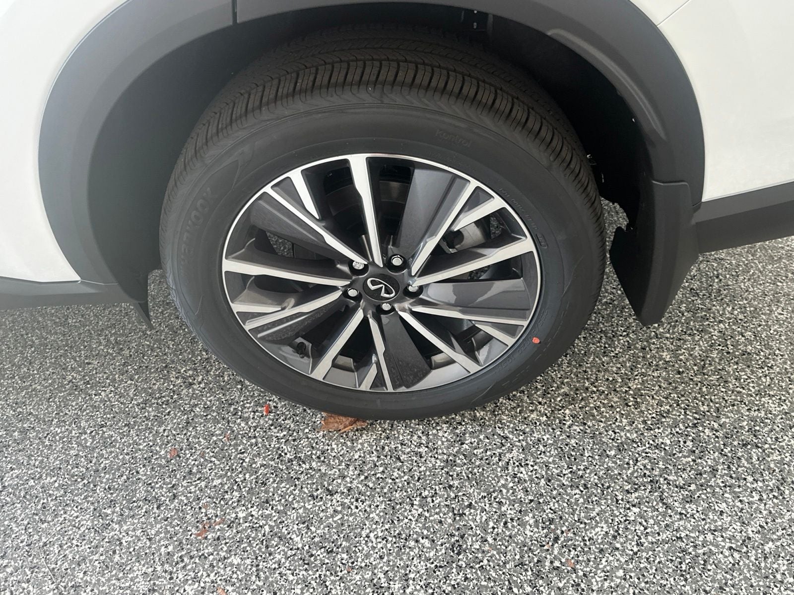 2027 INFINITI QX60 LUXE