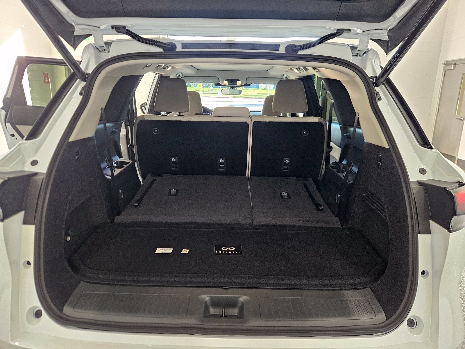 2027 INFINITI QX60 LUXE
