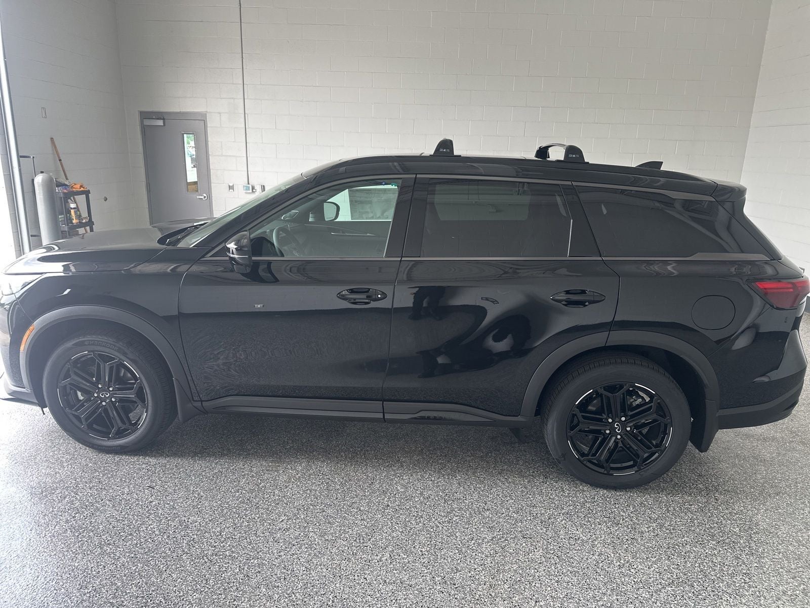 2027 INFINITI QX60 LUXE