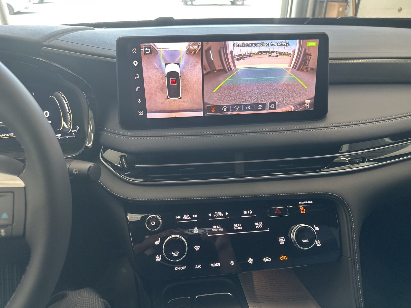 2027 INFINITI QX60 LUXE