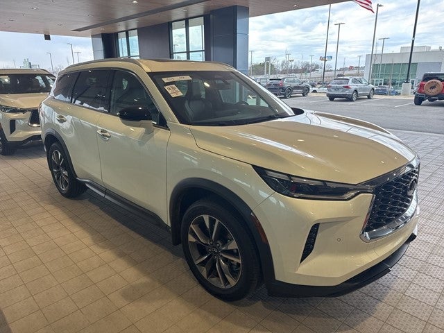 2025 INFINITI QX60 LUXE