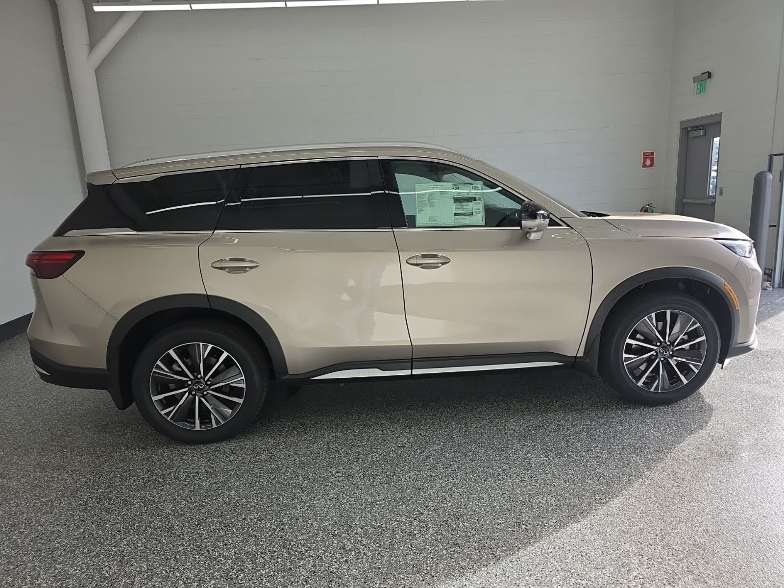 2026 INFINITI QX60 LUXE