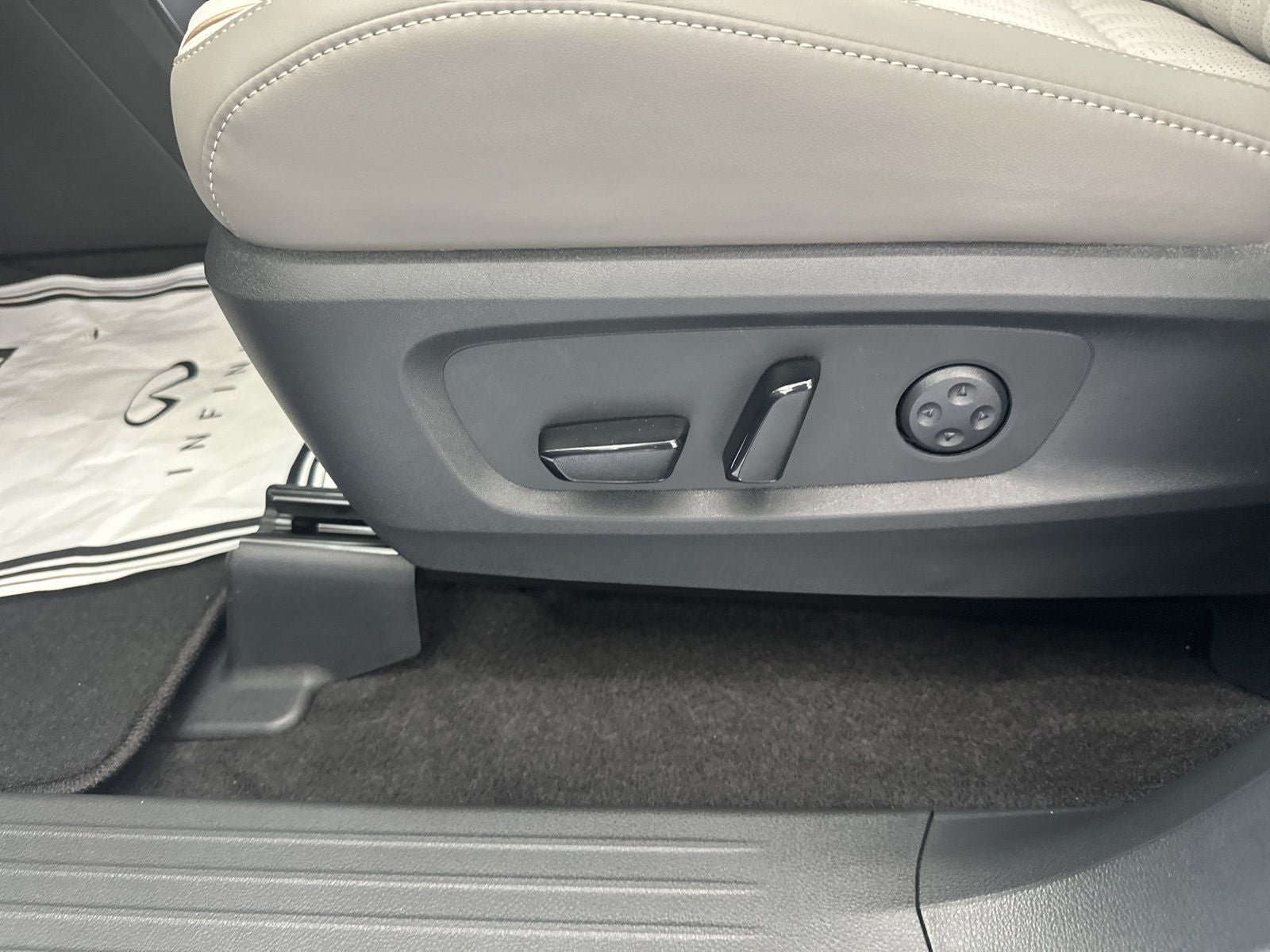 2027 INFINITI QX60 Autograph