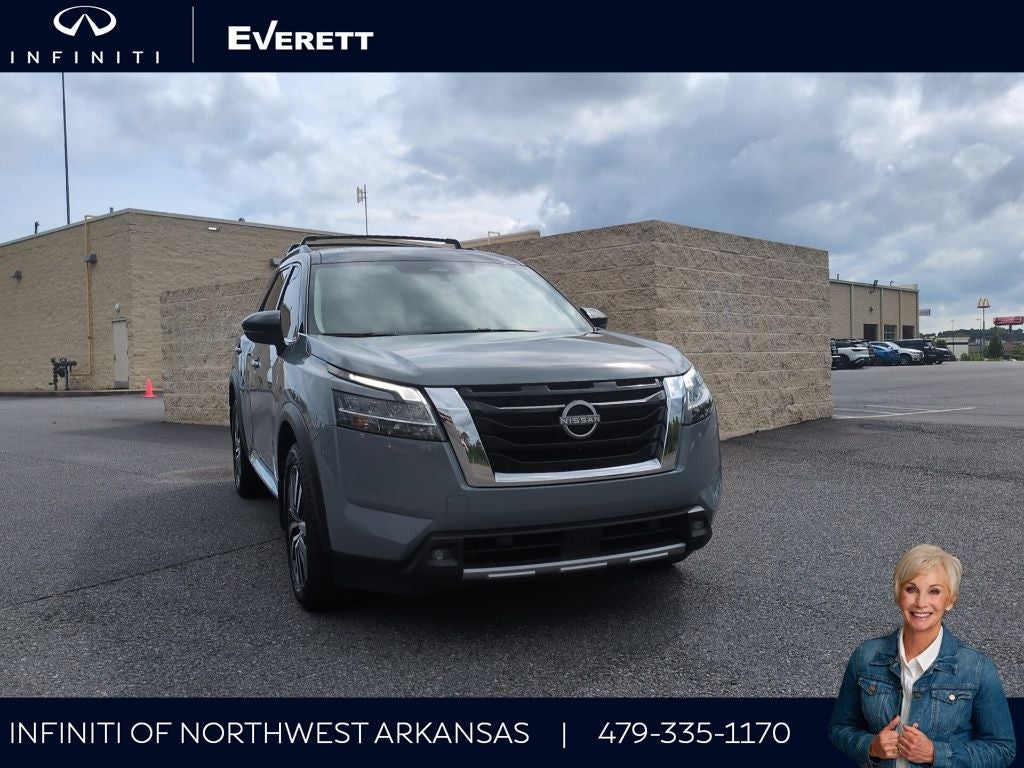 2022 Nissan Pathfinder Platinum 2WD's photo