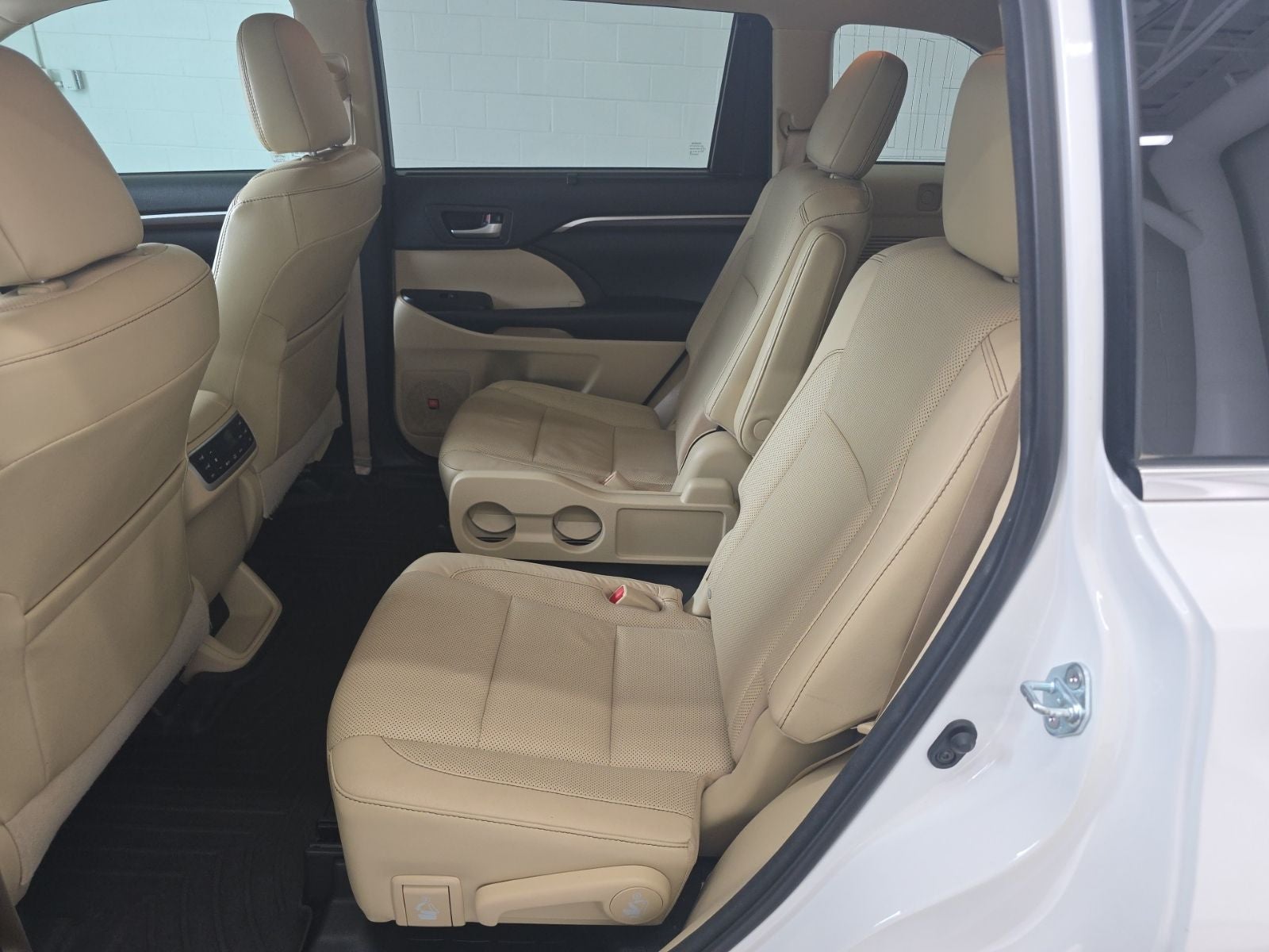 2016 Toyota Highlander Limited Platinum V6