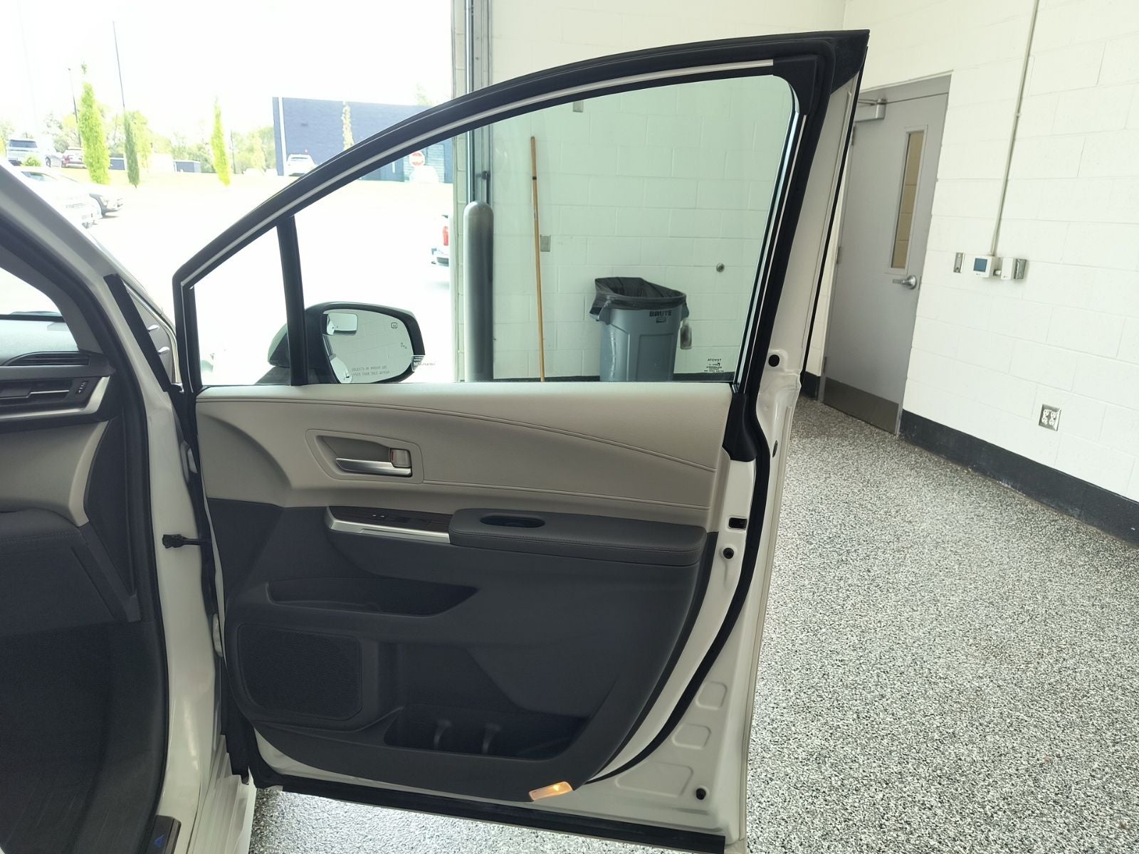 2024 Toyota Sienna XLE 8 Passenger