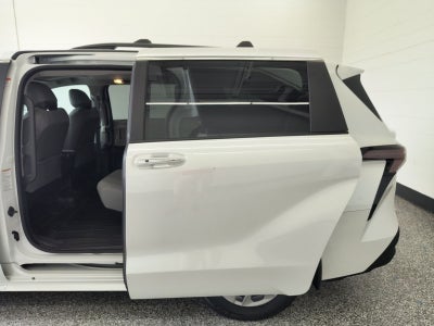 2024 Toyota Sienna XLE 8 Passenger