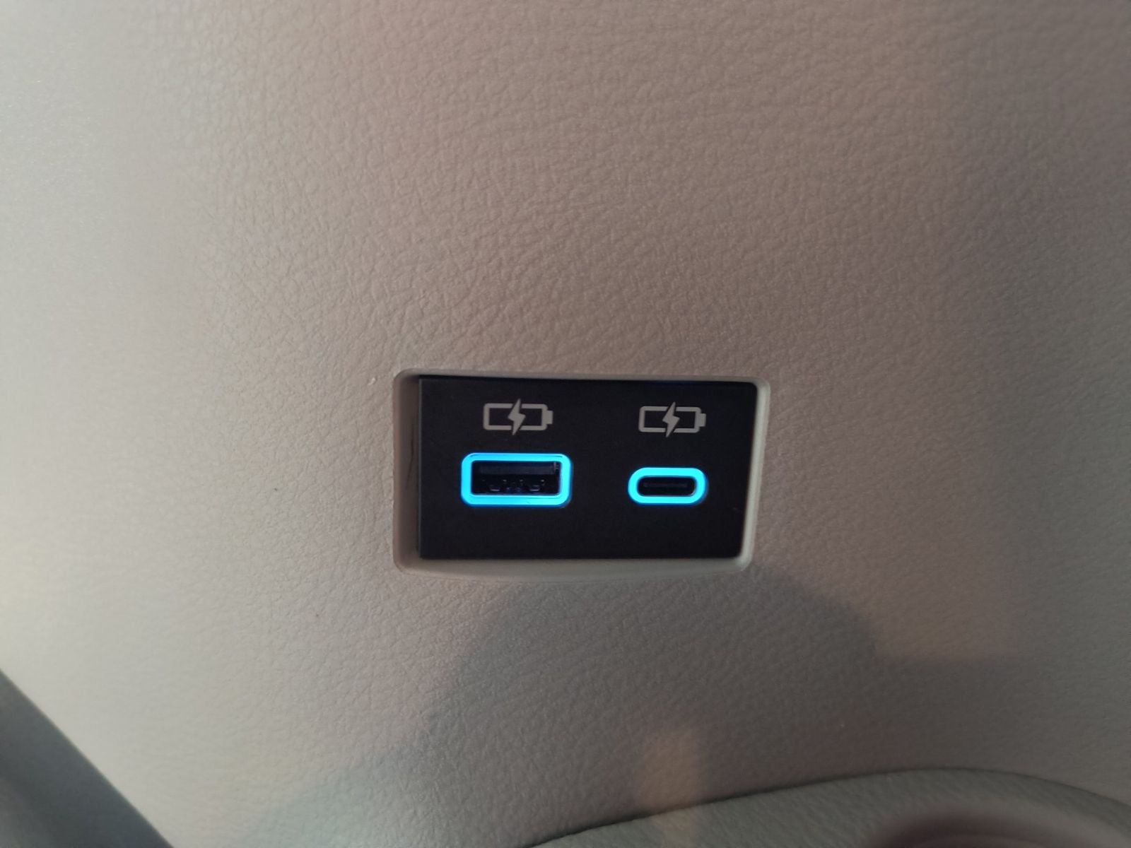 2024 Toyota Sienna XLE 8 Passenger
