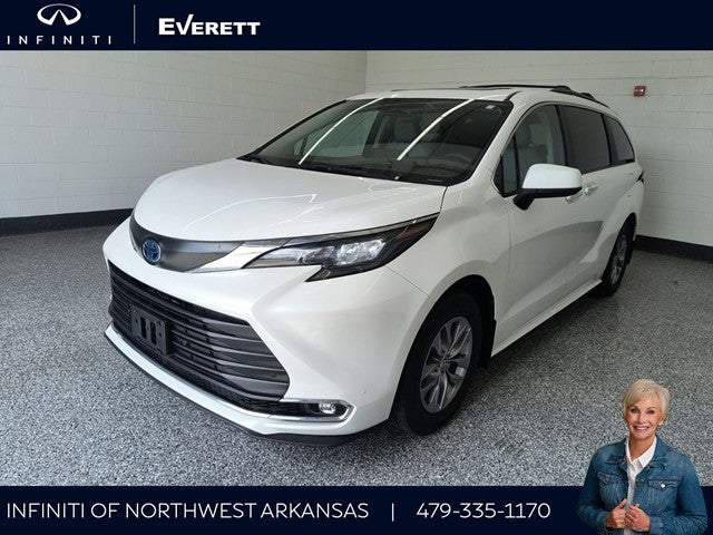 2024 Toyota Sienna XLE 8 Passenger