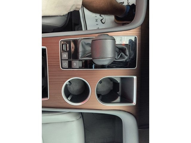2024 Toyota Sienna XLE 8 Passenger