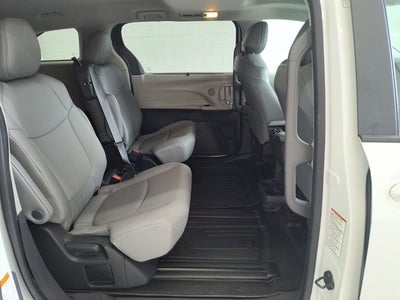 2024 Toyota Sienna XLE 8 Passenger