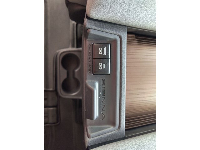 2024 Toyota Sienna XLE 8 Passenger