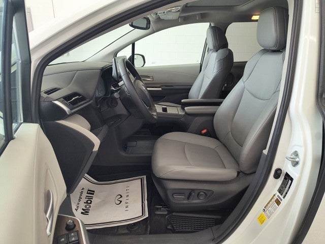 2024 Toyota Sienna XLE 8 Passenger