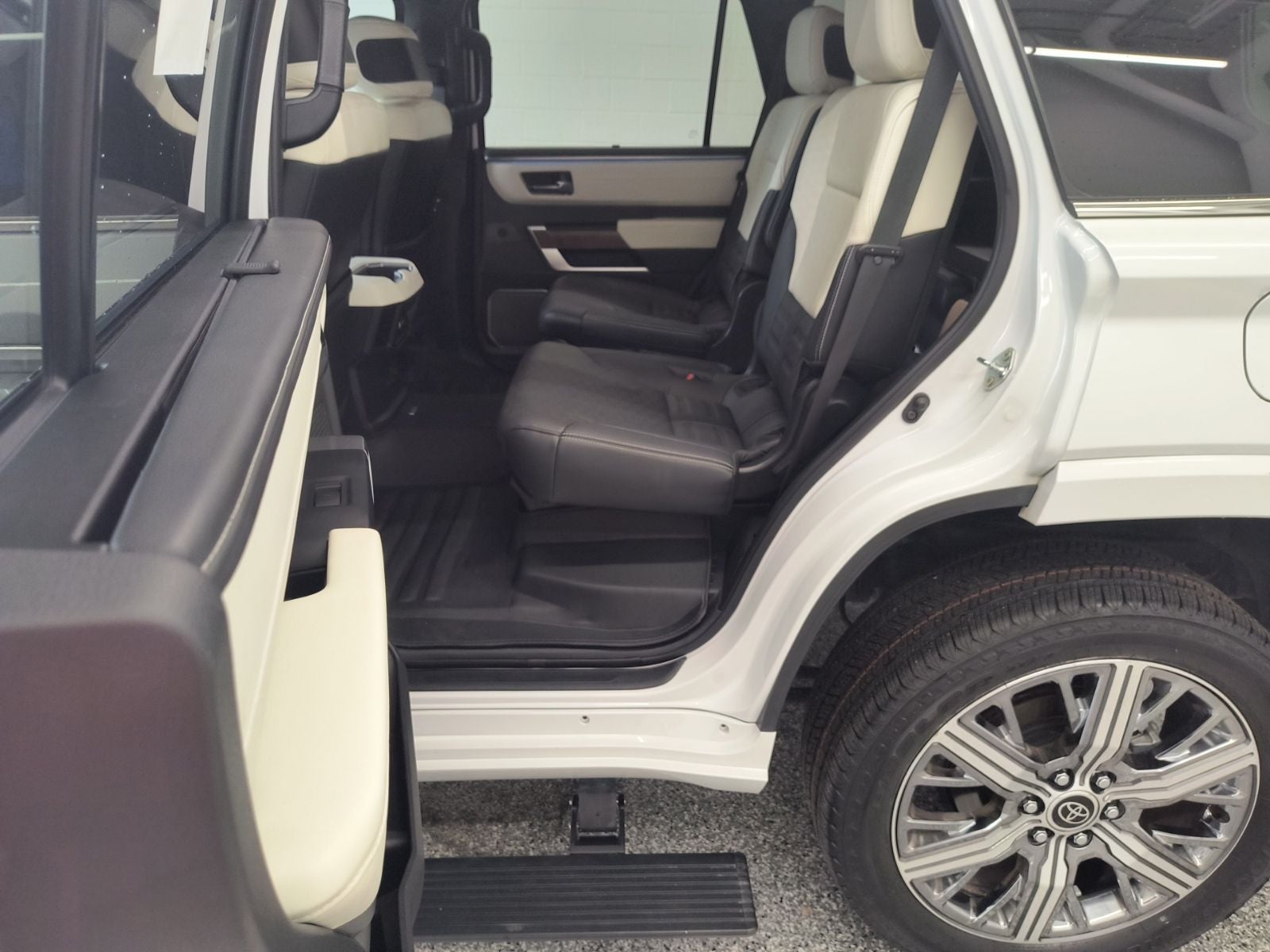 2024 Toyota Sequoia Capstone
